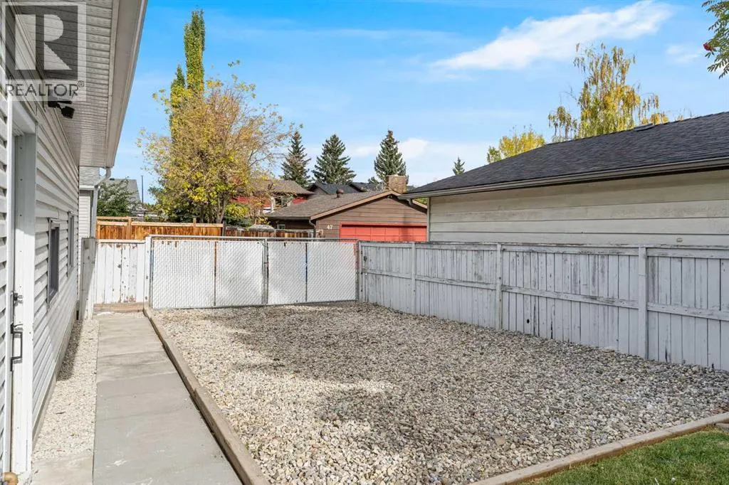 92 Woodford Drive SW