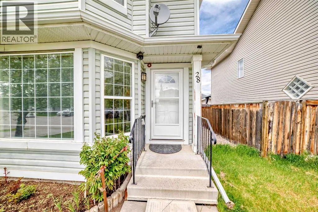 28 Country Hills Manor NW