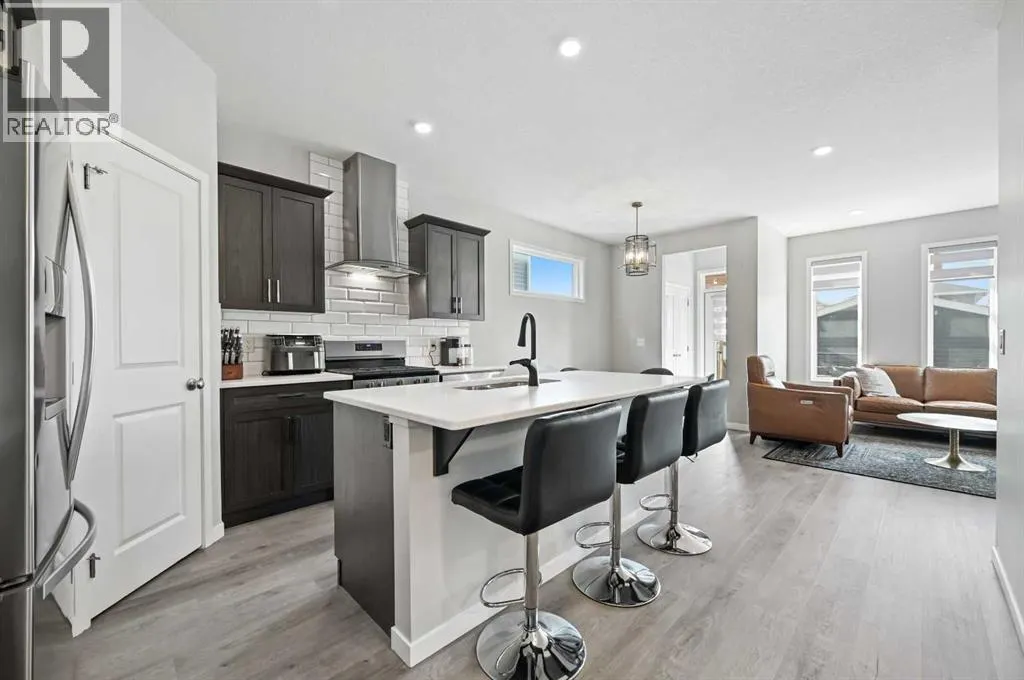 856 West Lakeview Drive