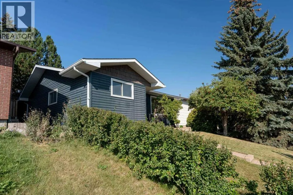 39 Bearberry Crescent NW