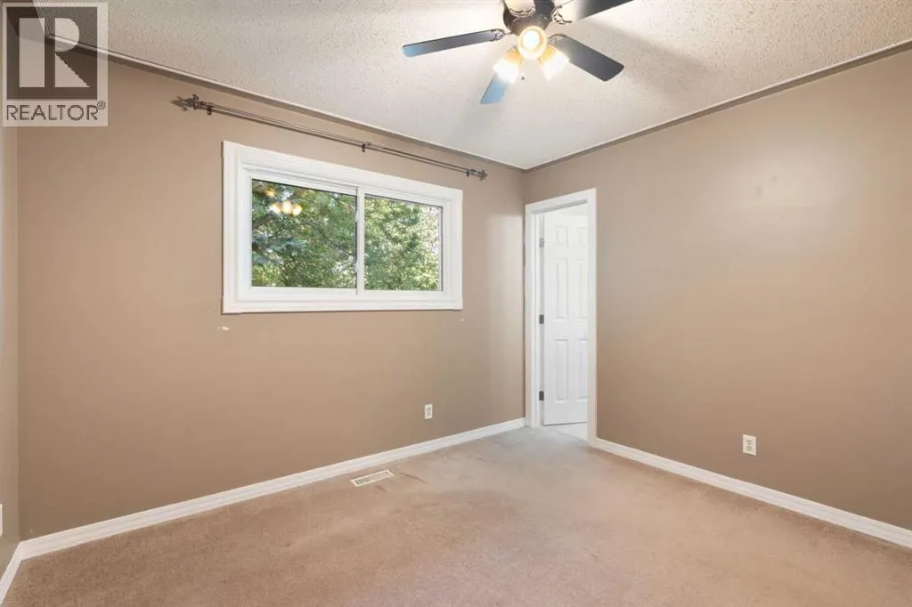 39 Bearberry Crescent NW
