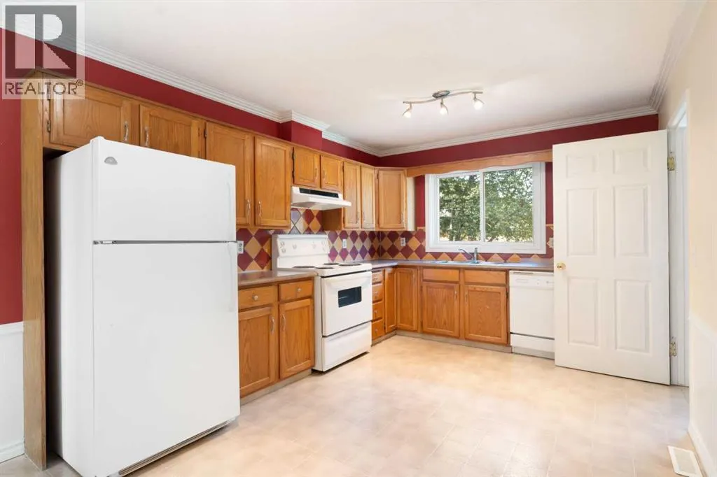 39 Bearberry Crescent NW