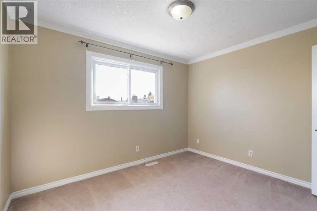 39 Bearberry Crescent NW