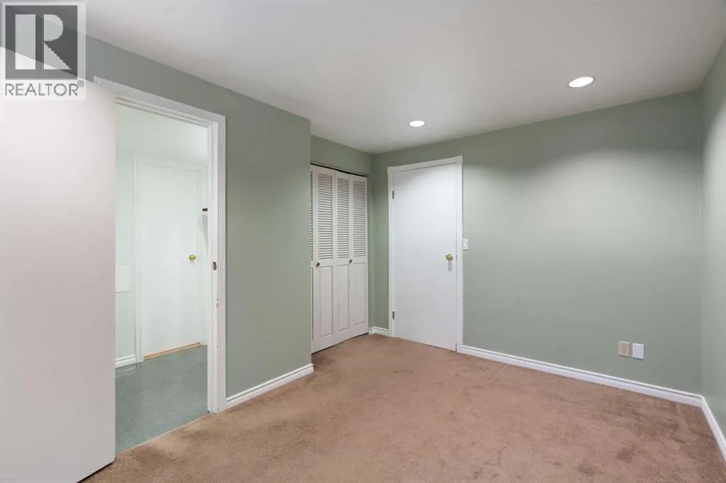 39 Bearberry Crescent NW