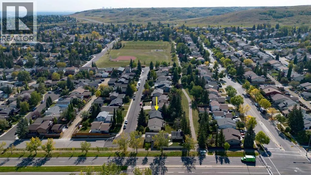 39 Bearberry Crescent NW
