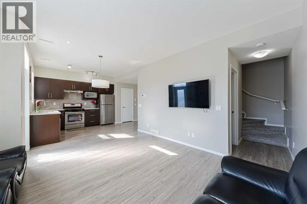 202, 515 Redstone Walk NE