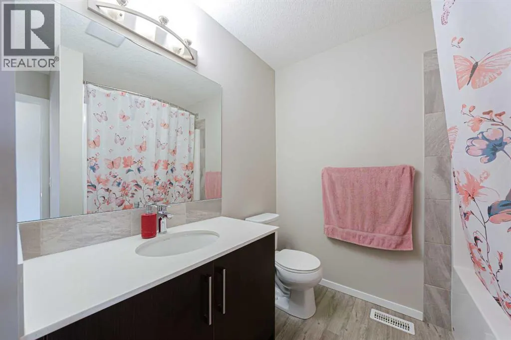 202, 515 Redstone Walk NE