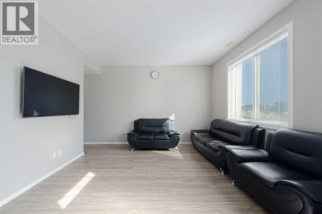 202, 515 Redstone Walk NE