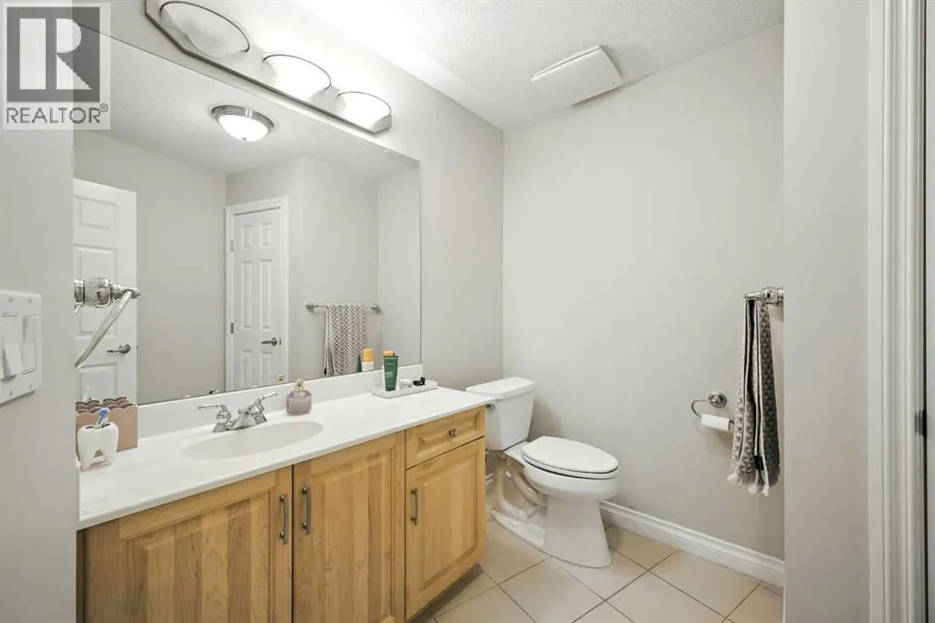 8103, 14 Hemlock Crescent SW