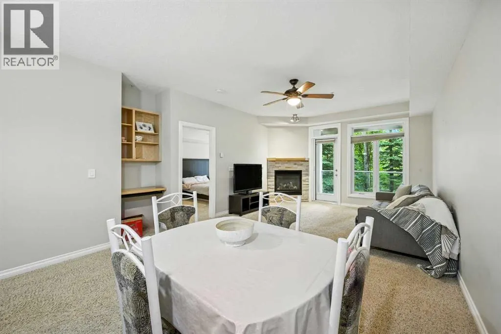 8103, 14 Hemlock Crescent SW
