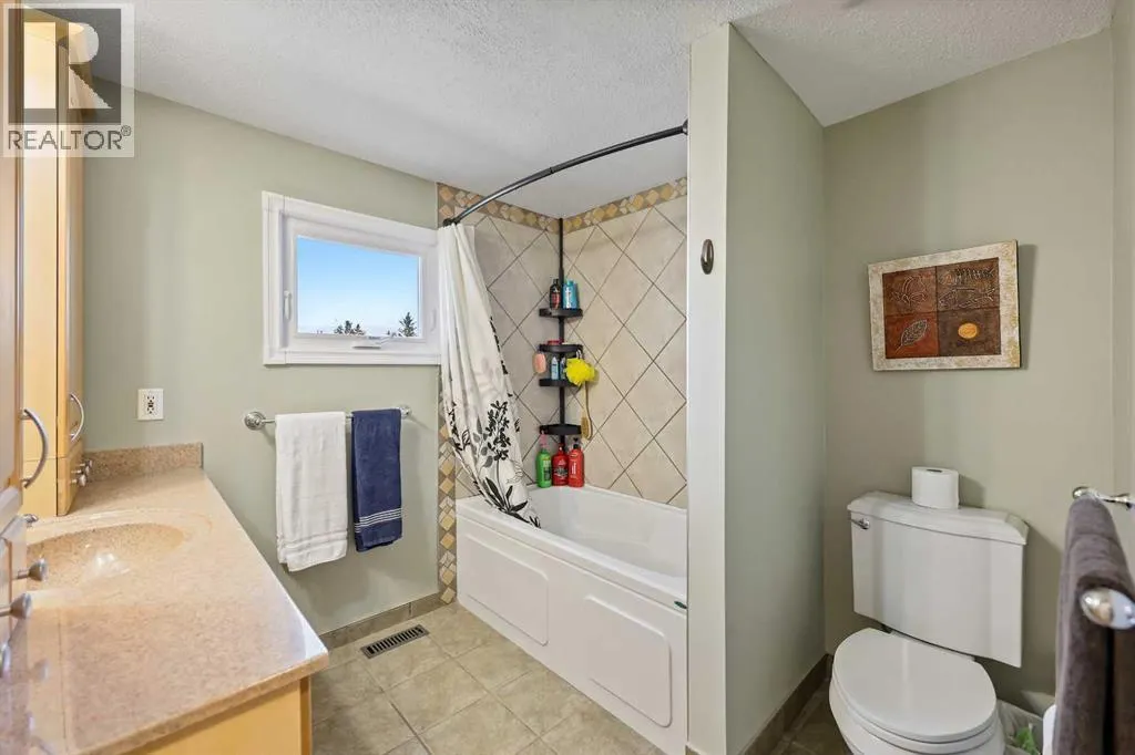 76, 5400 Dalhousie Drive NW