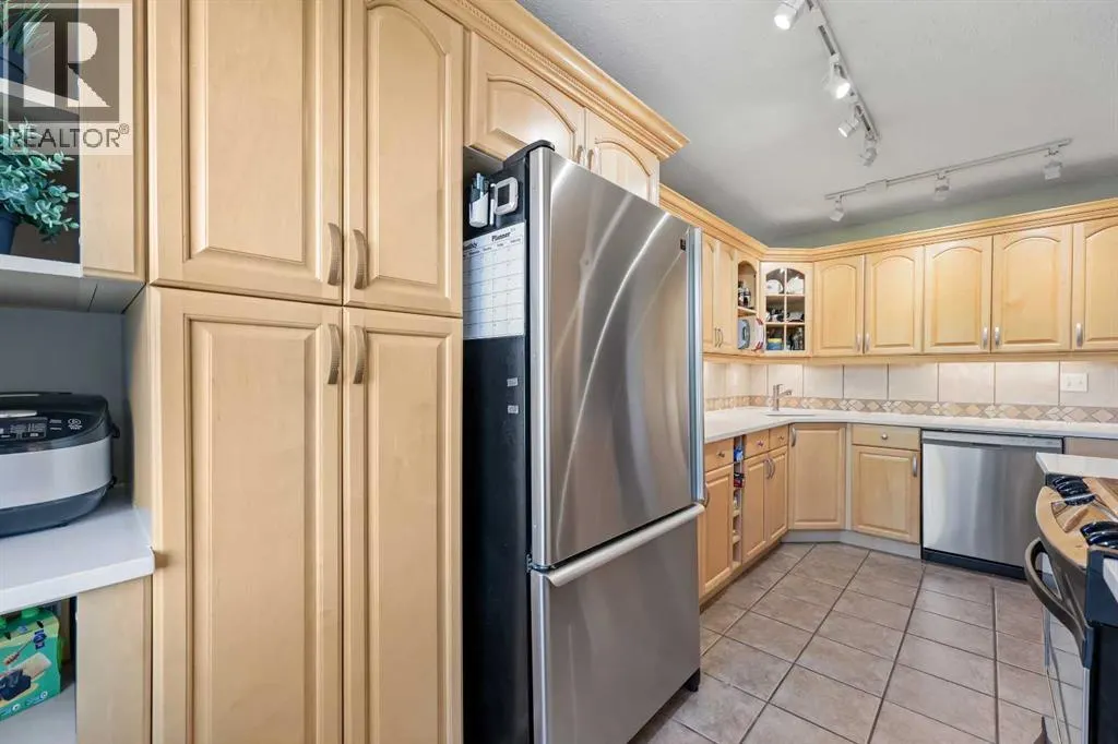 76, 5400 Dalhousie Drive NW