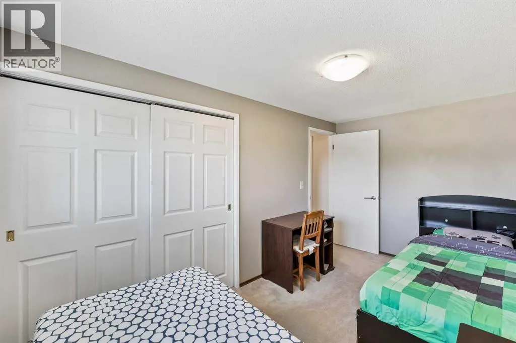 76, 5400 Dalhousie Drive NW