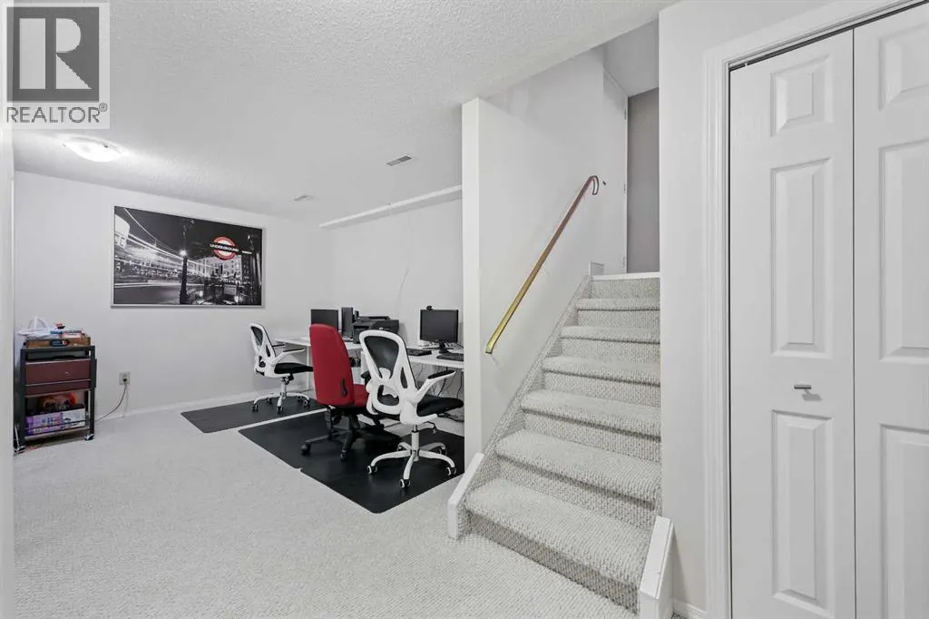 76, 5400 Dalhousie Drive NW