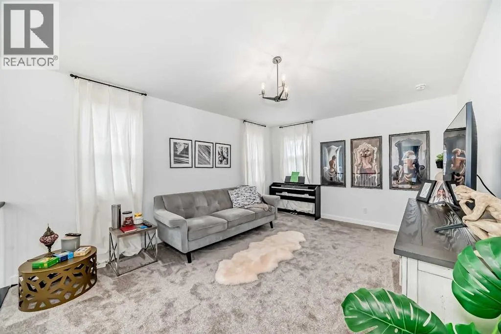 171 Red Sky Crescent NE