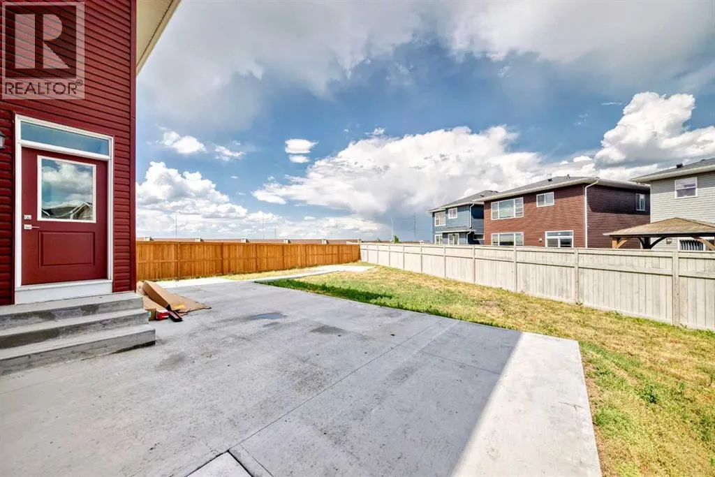 171 Red Sky Crescent NE