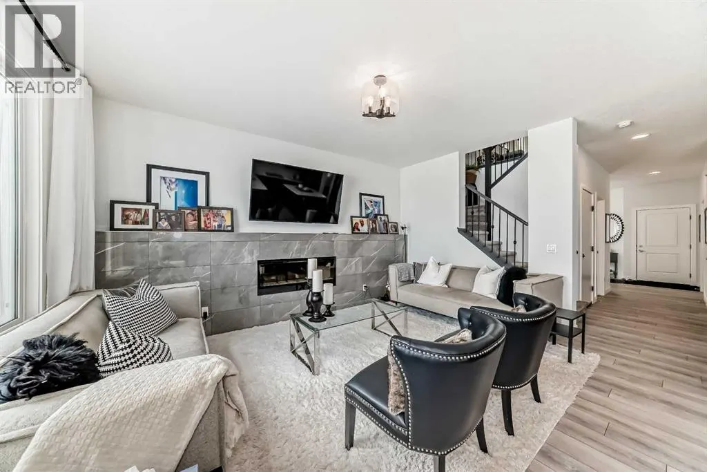 171 Red Sky Crescent NE