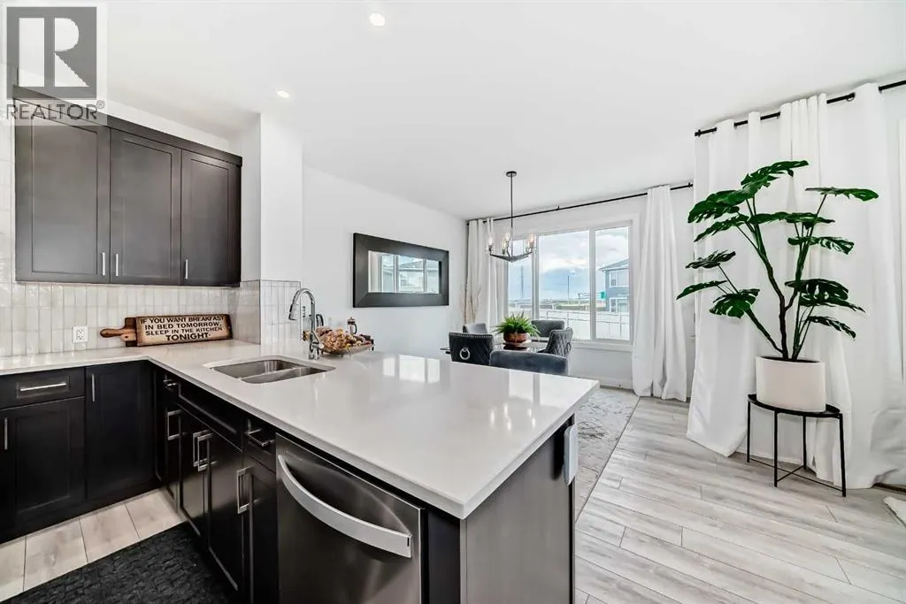 171 Red Sky Crescent NE