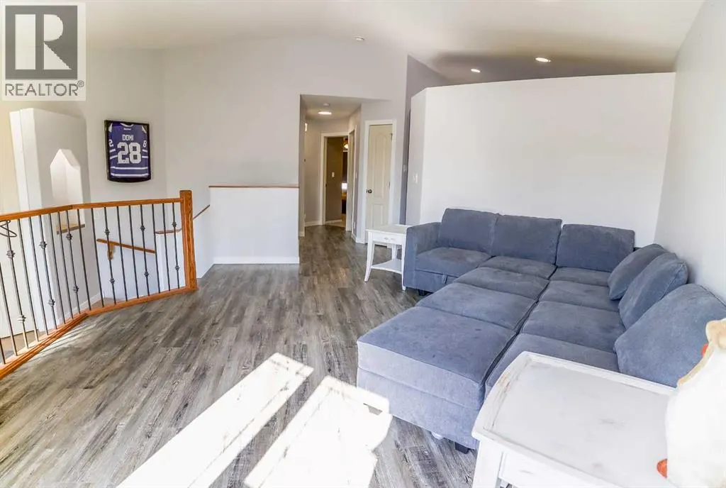 205 Jennings Crescent