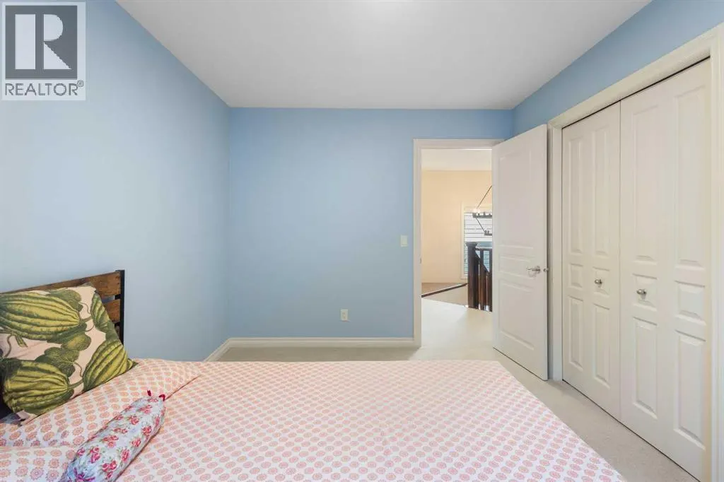 36 Aspen Hills Close SW