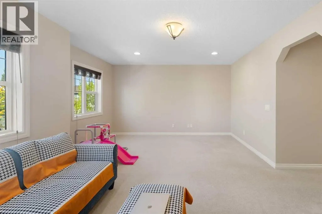 36 Aspen Hills Close SW
