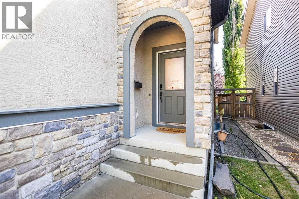 36 Aspen Hills Close SW