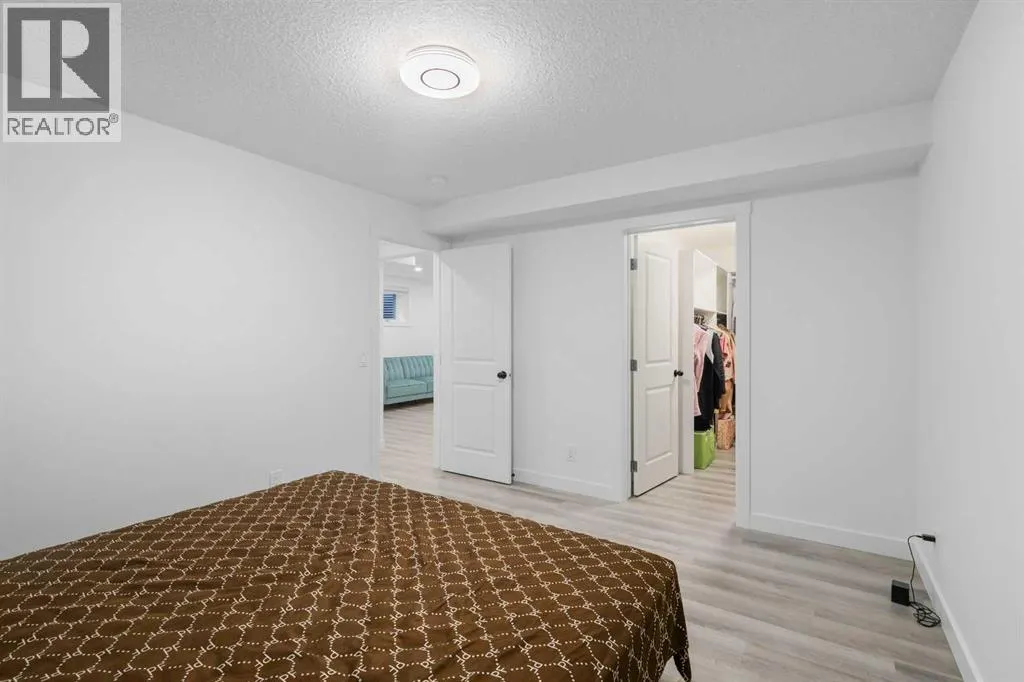 36 Aspen Hills Close SW