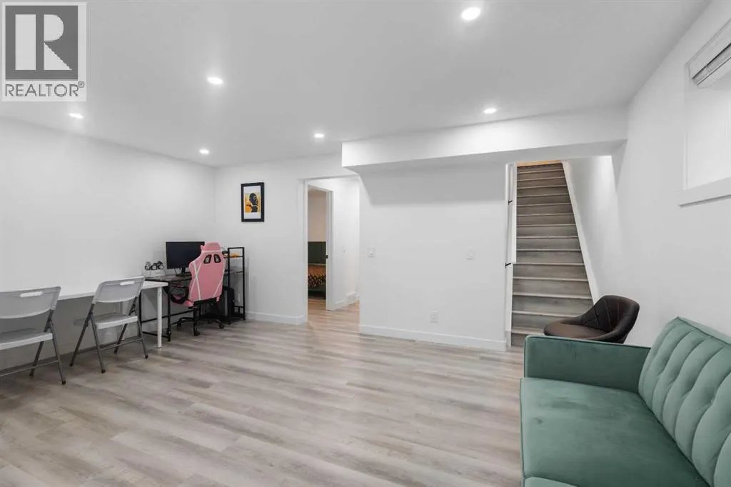 36 Aspen Hills Close SW