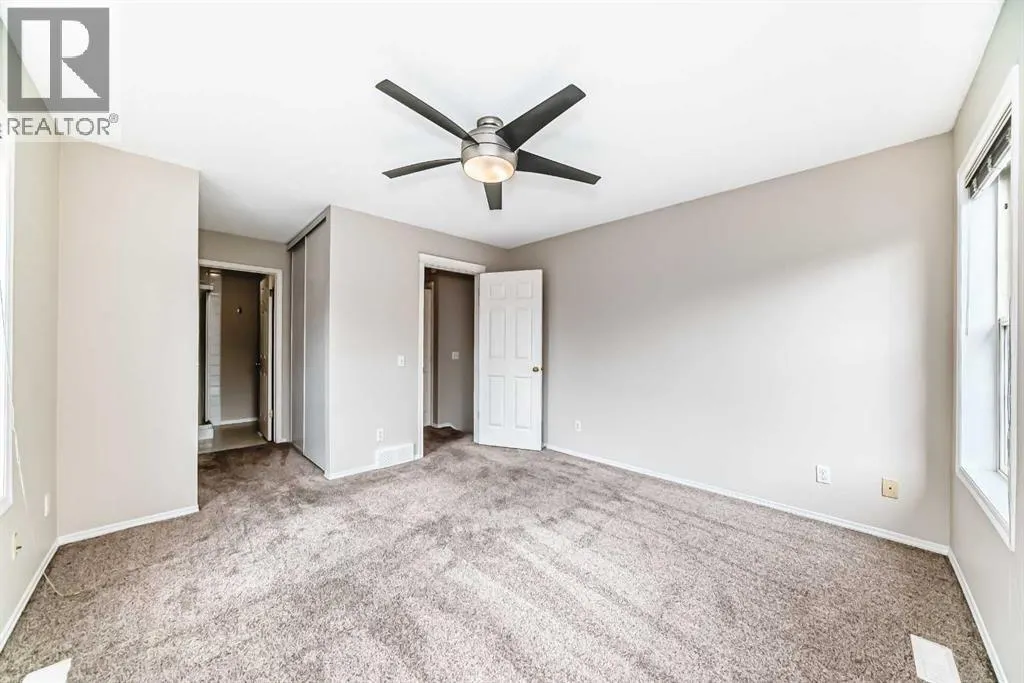 84 Inverness Square SE
