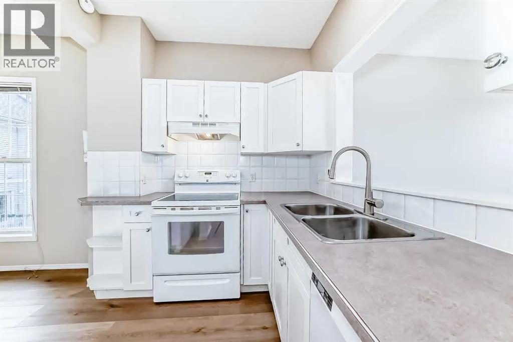 84 Inverness Square SE