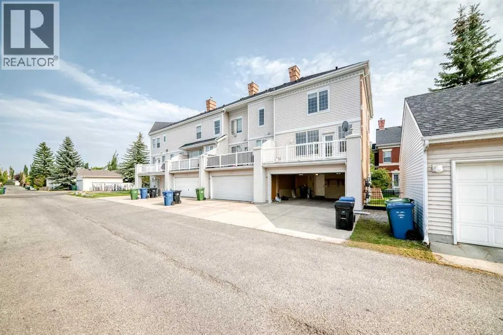 84 Inverness Square SE