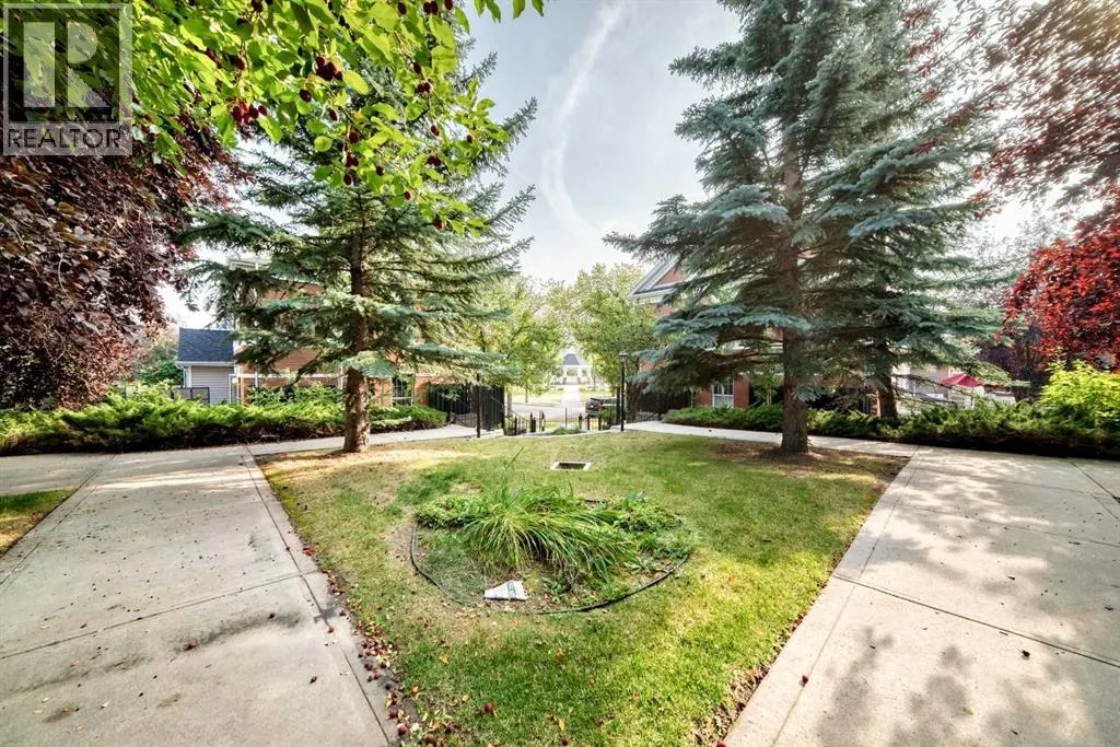 84 Inverness Square SE