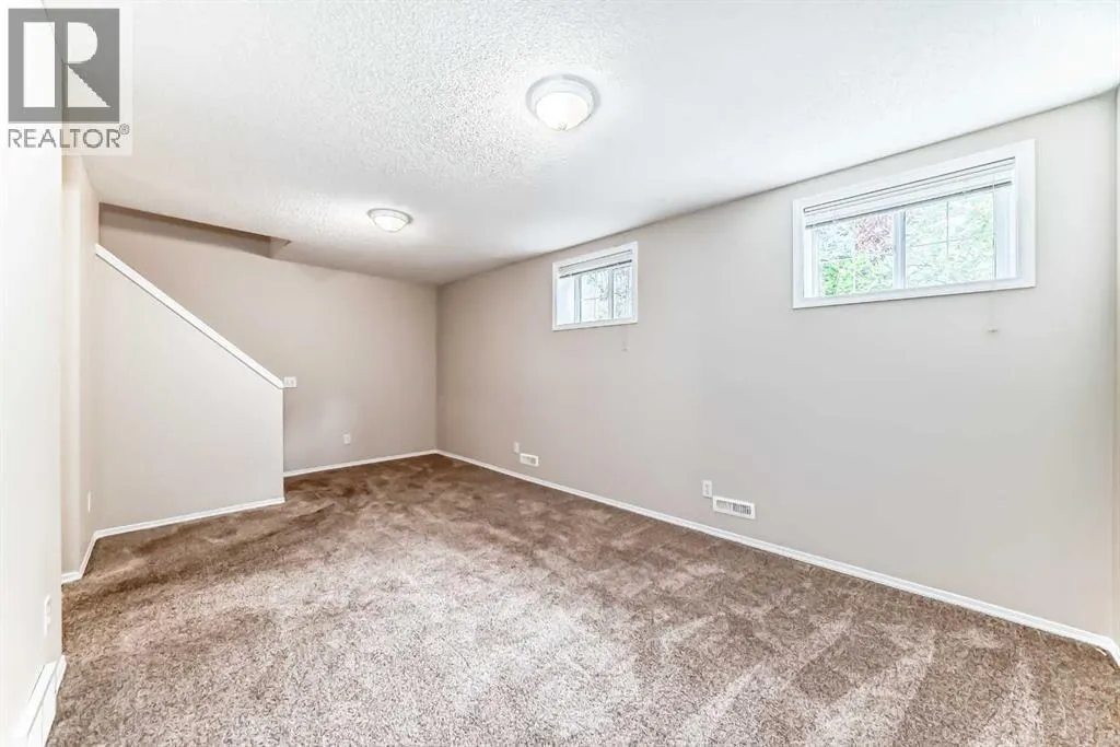 84 Inverness Square SE