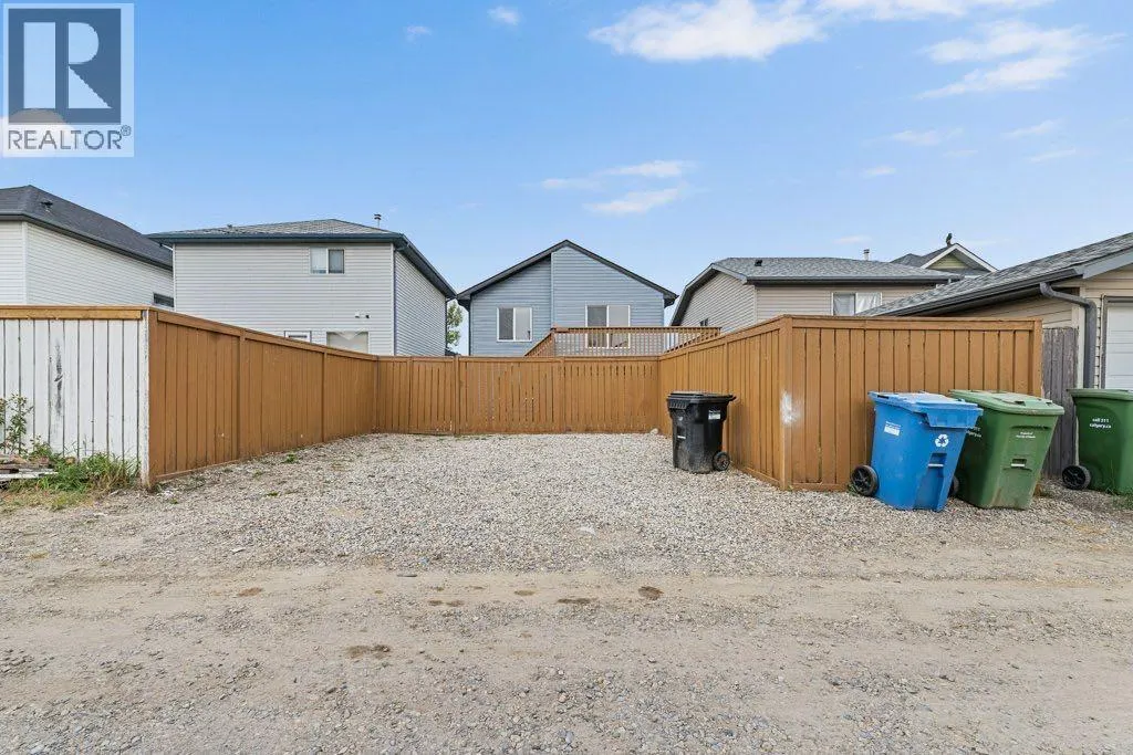 74 Anaheim Circle NE