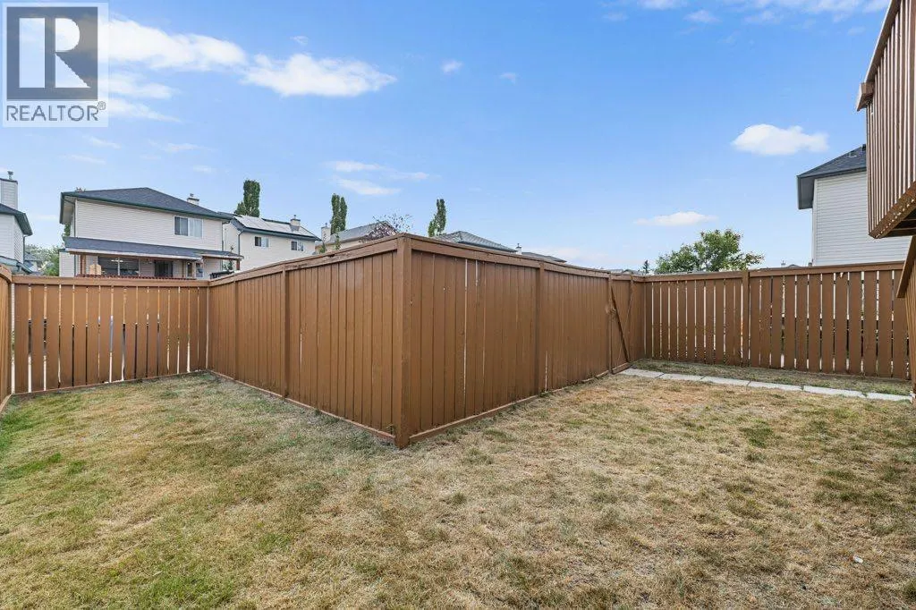 74 Anaheim Circle NE
