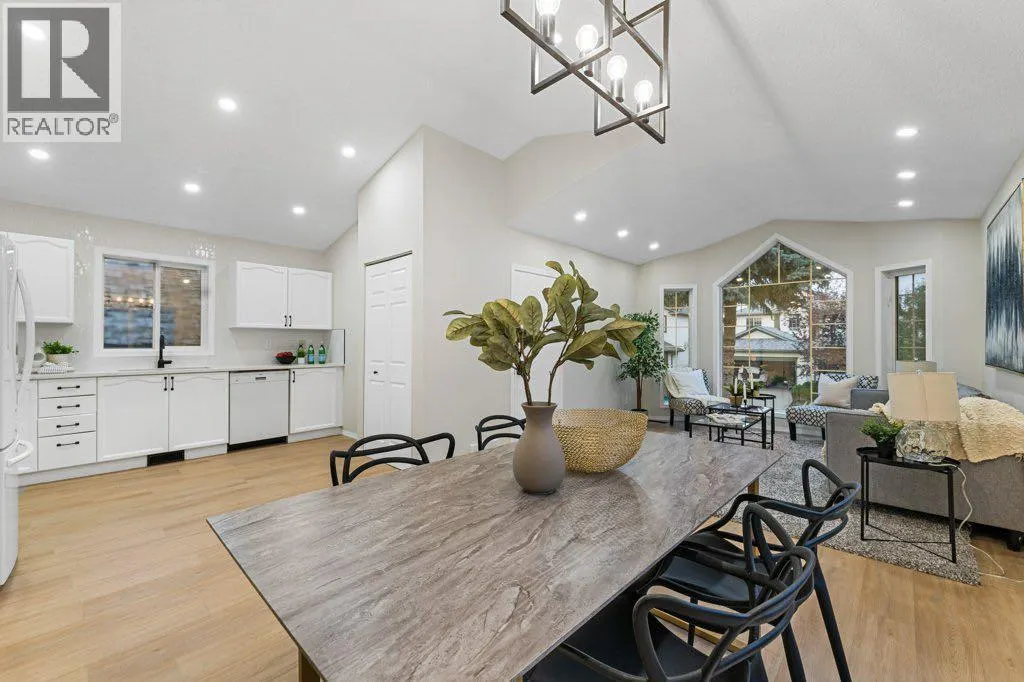 74 Anaheim Circle NE