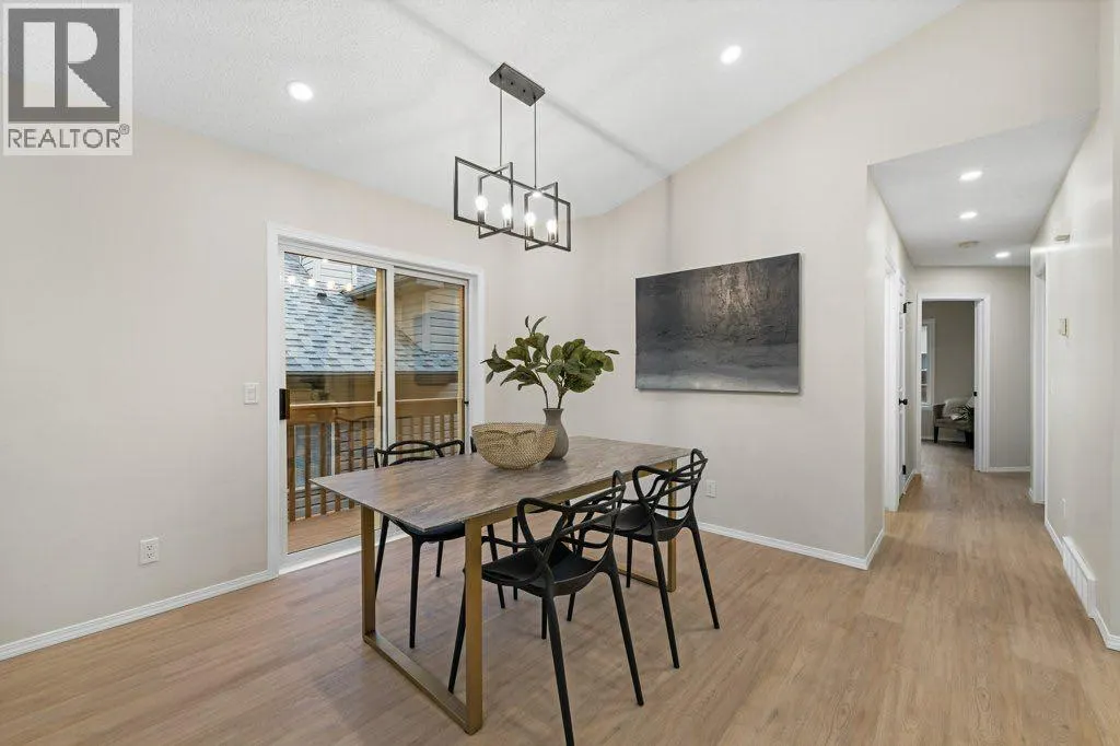 74 Anaheim Circle NE