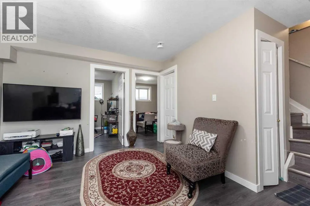 10 Tarawood Lane NE