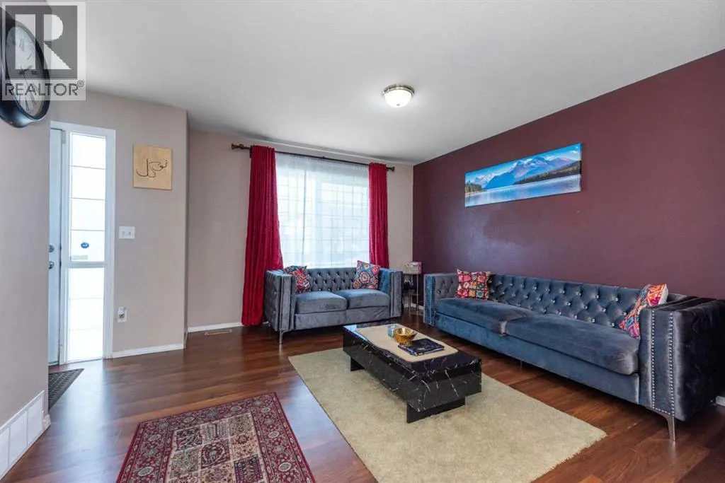 10 Tarawood Lane NE