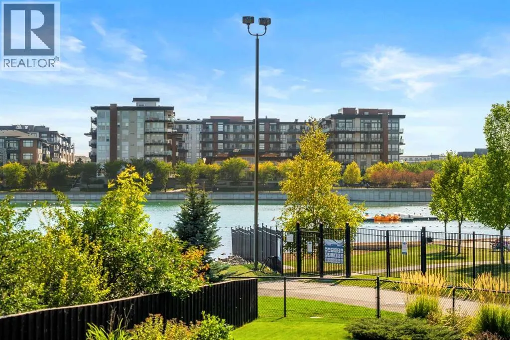 228 Mahogany Bay SE