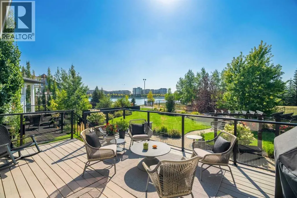 228 Mahogany Bay SE