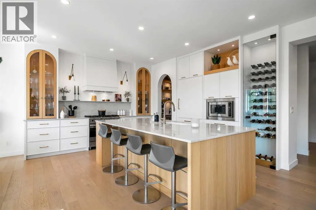 228 Mahogany Bay SE