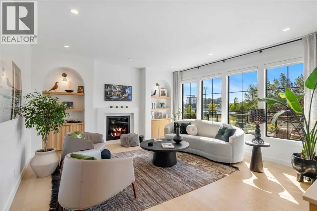 228 Mahogany Bay SE