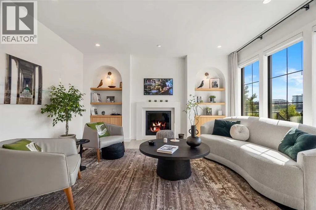 228 Mahogany Bay SE