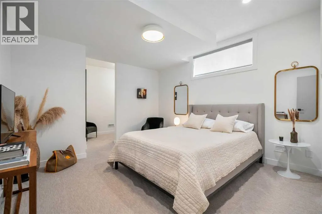 228 Mahogany Bay SE