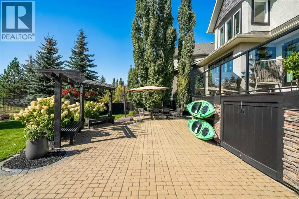 228 Mahogany Bay SE