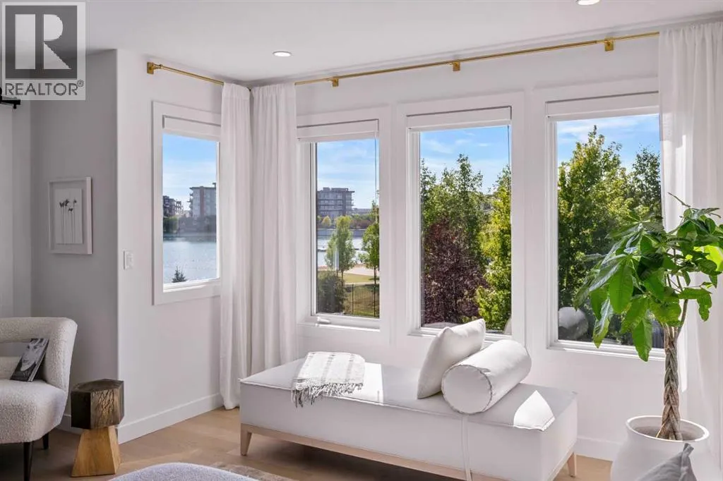 228 Mahogany Bay SE
