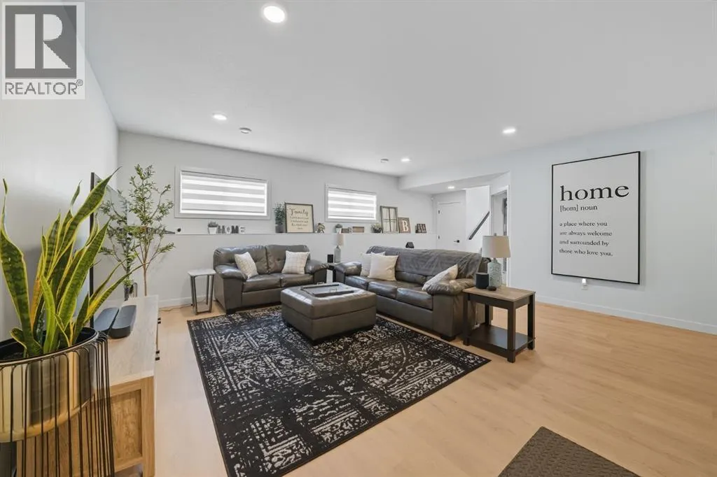 42 Longmire Close