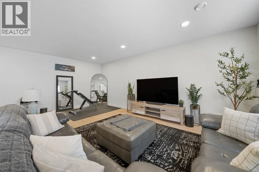 42 Longmire Close