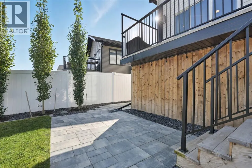 42 Longmire Close